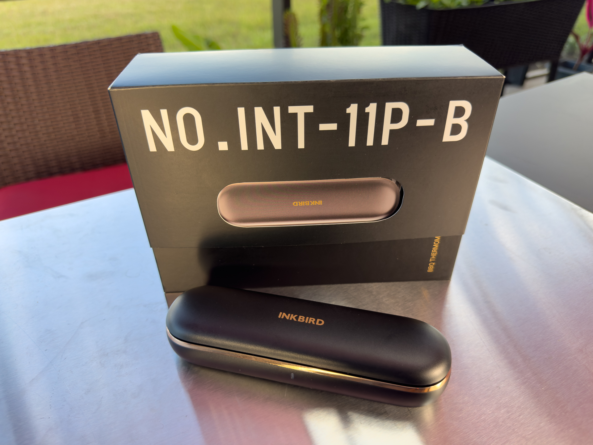 The INKBIRD INT-11P-B Wireless Thermometer and Packaging.